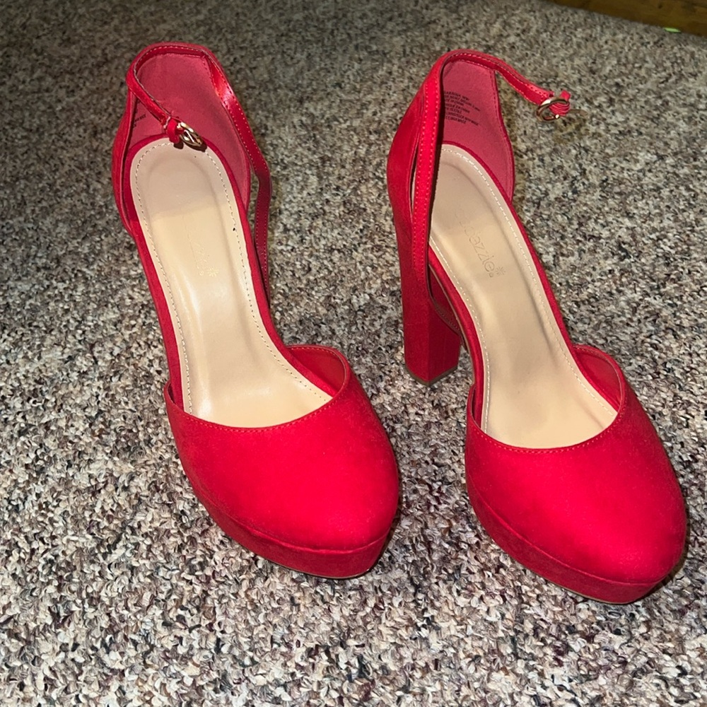 Juatfab 9.5 red faux suede platform heels